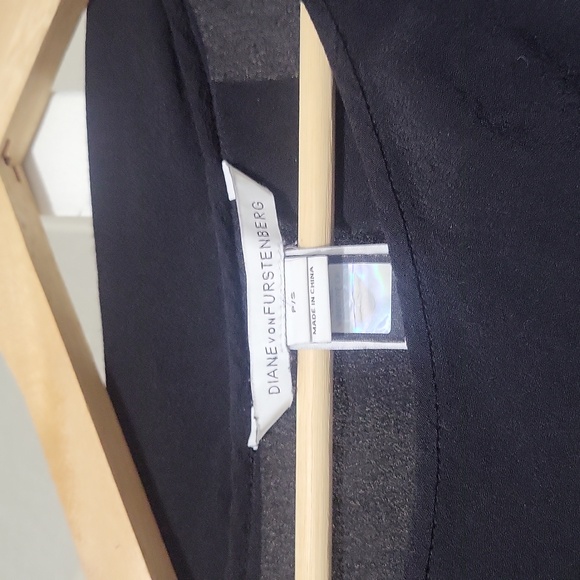 Short sleeve top - Picture 2 of 4